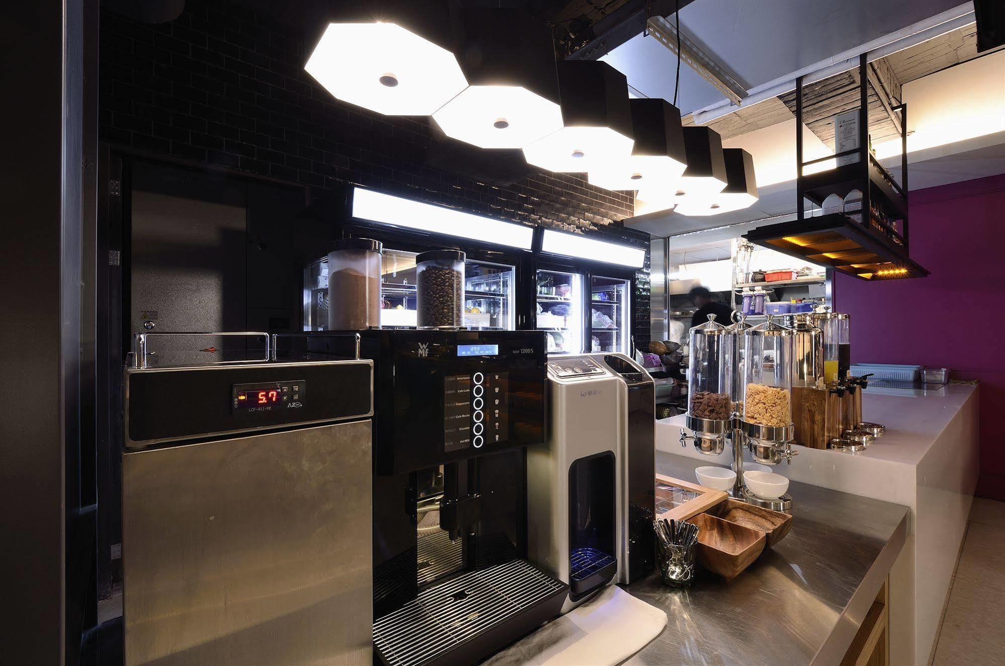 Reddot Hotel Taichung Exterior photo